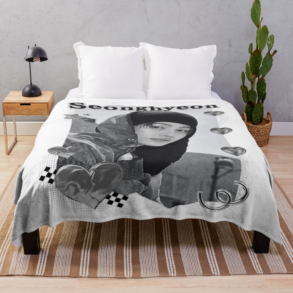 Cortis Seonghyeon Throw Blanket